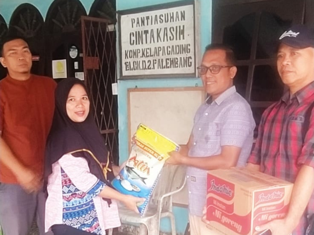 Karyawan Kanhub PTPN VII Sumsel Salurkan Bantuan ke Anak Yatim Panti Asuhan Cinta Kasih