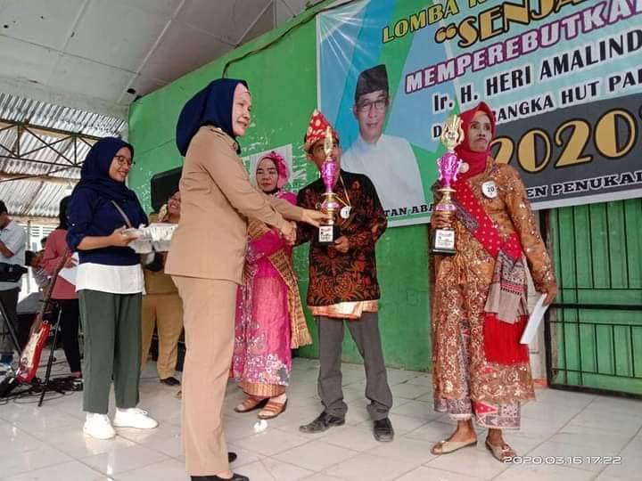 Camat Abab Coret Nenek Sulma Juara 1 Senjang 