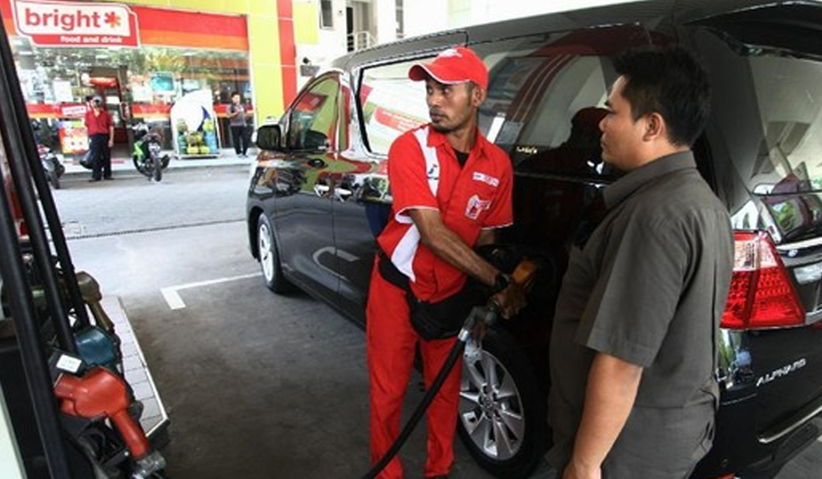 Ayo Siapa yang Masih Mengoyang-goyang Mobil Saat Isi BBM, Simak Faktanya di Sini