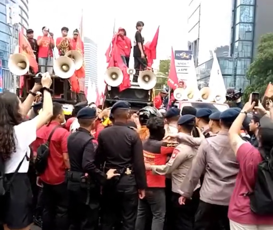 Presiden Jokowi Tak Berada di Jakarta Saat Peringatan Hari Buruh, Istana Sebut hingga Besok Presiden di NTB