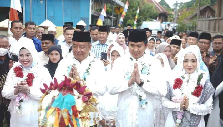 Bupati Lahat Cik Ujang Resmikan Masjid di Muara Enim, ada Apa?