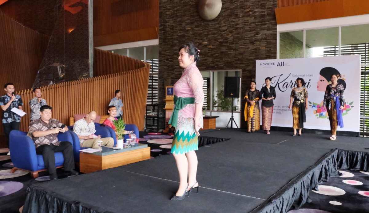 Sambut Hari Kartini, Novotel Palembang Gelar Lomba Fashion Show 