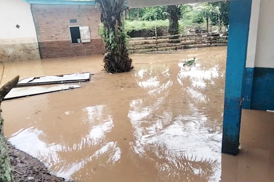  Banjir Landa Desa Seguring Kecil dan Terusan Baru  Empat  Lawang Rendam 25 Rumah dan 1 Sekolah