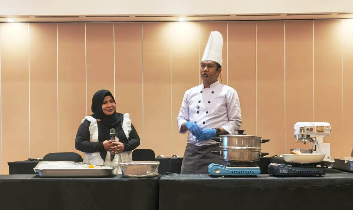 Cooking Demo ARYADUTA bersama Nicky Tirta Sukses, Bunda Rayya: Harus Sering Angkat Kuliner Khas Palembang
