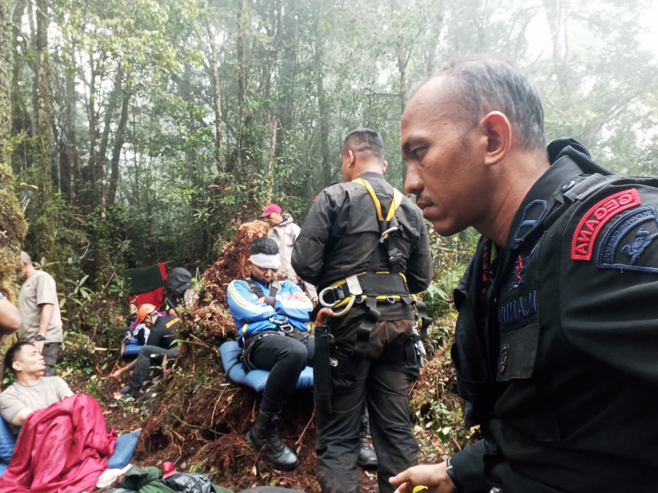 Proses Evakuasi Korban Helicopter Polda Jambi di  Bukit Tamiai Kerinci Dramatis, Korban Berhasil Dievakuasi 