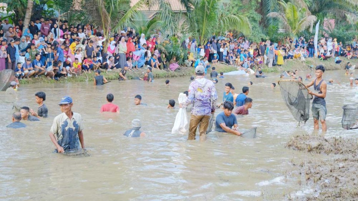 Muba Terus Lestarikan Tradisi Bekarang, gelar Festival Embung Senja