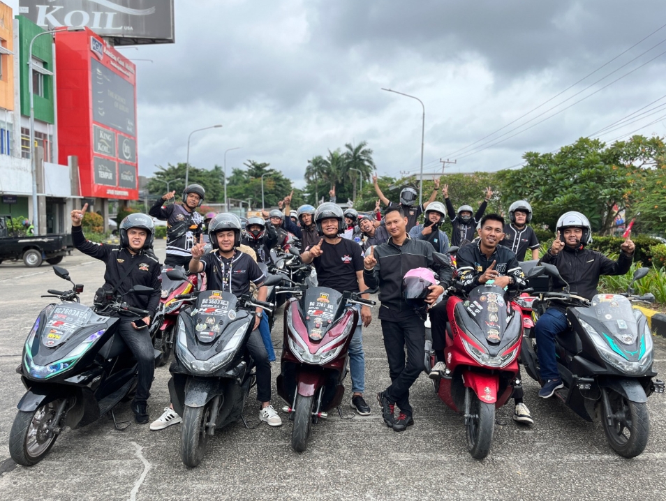 Diawali City Rolling, Komunitas Honda Palembang Meriahkan Launching New Honda PCX160