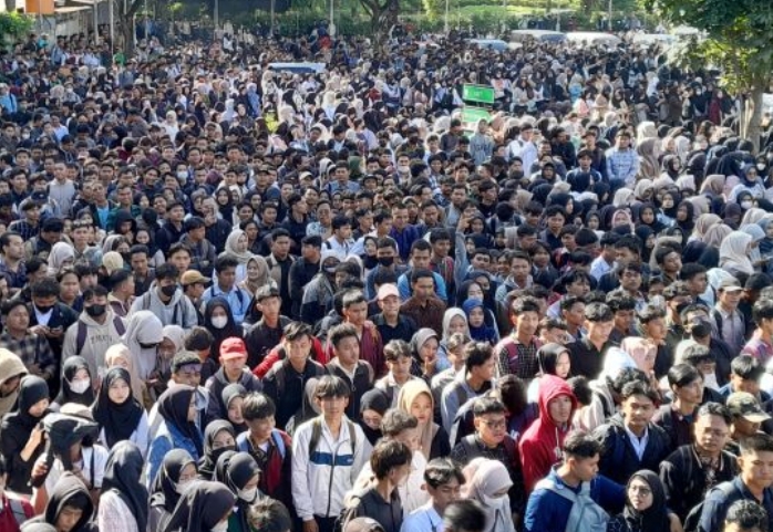 Domestic Highlights Hari Ini, Angka PHK Semester I 2025 Naik 32 Persen, IMF Rilis Ekonomi RI Hanya 4,8 Persen