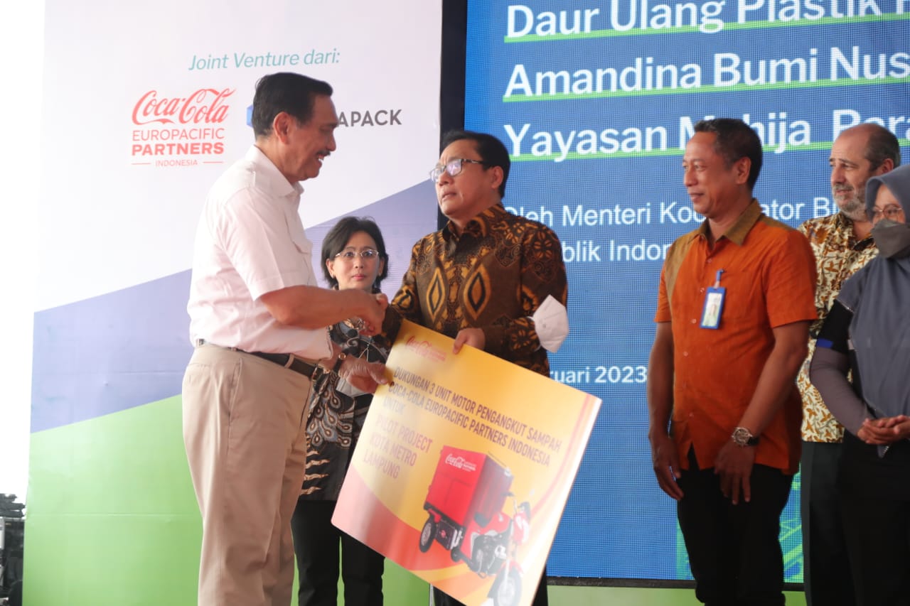 Dirikan  Daur Ulang PET, Coca-Cola Europacific Partners Indonesia dan Dynapack Asia  Investasi Rp 556,2 M