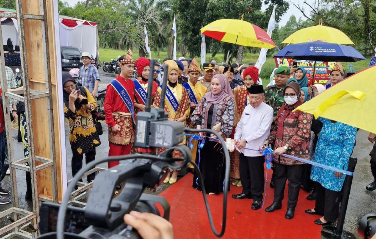 Kendaraan Listrik Ramah Lingkungan dan Aplikasi PLN Mobile Hadir Meriahkan HUT ke-11 Kabupaten PALI