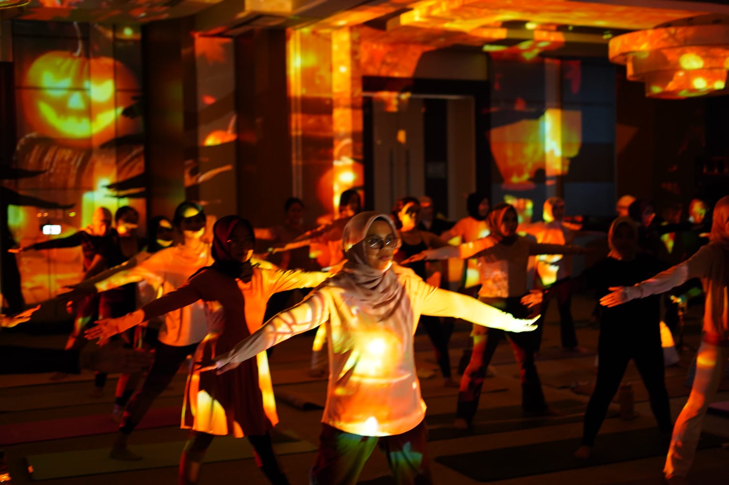 Gloween Yoga Party di Hotel Santika Radial Palembang