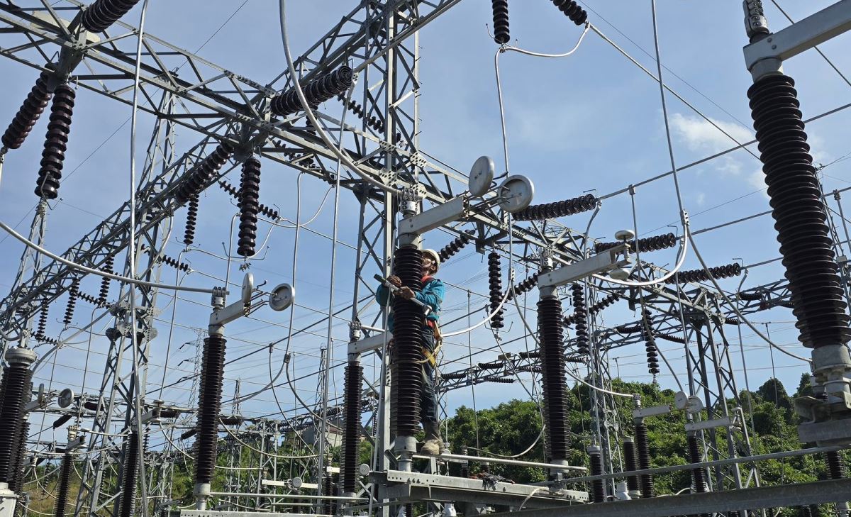 PLN Siapkan Listrik Bersih untuk Hilirisasi Mineral Smelter Antam di Kolaka, Sultra