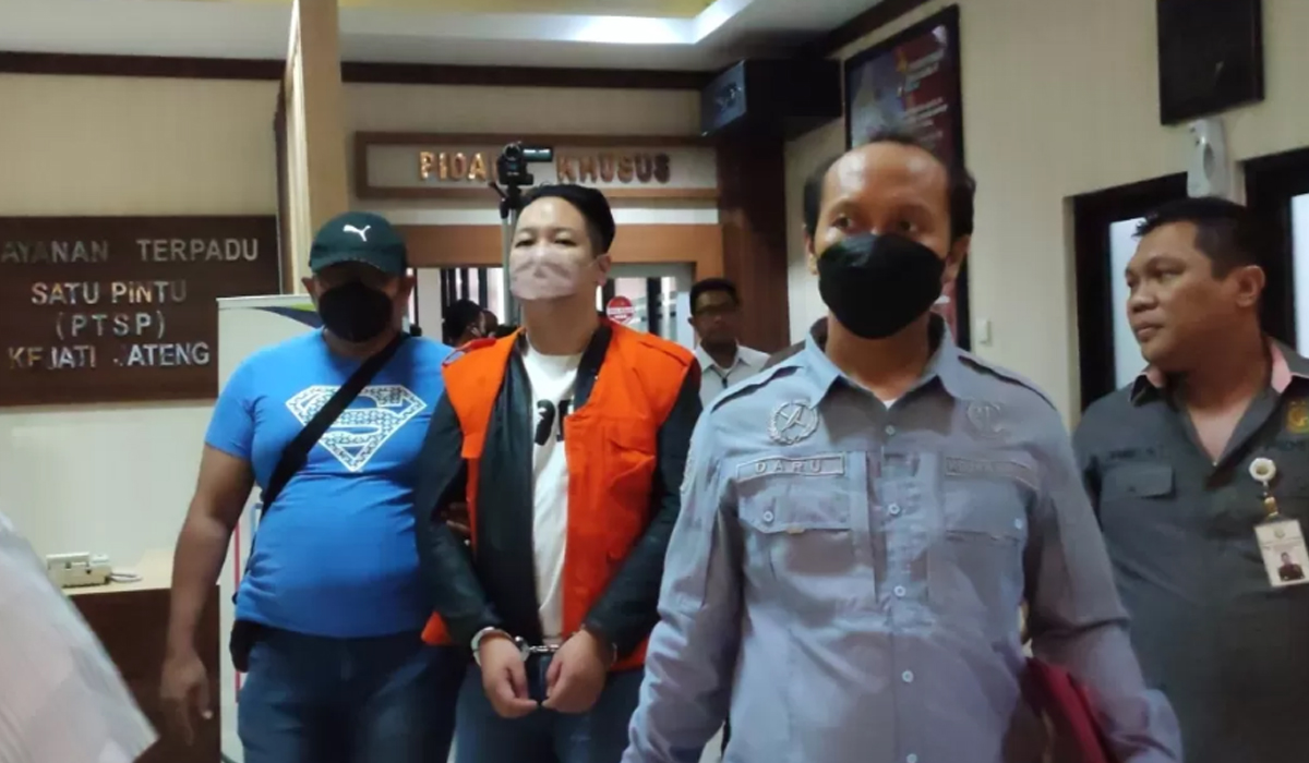 Viral! Napi Korupsi Ketahuan Jalan Bareng Keluarga, Kalapas Banah Terlibat 