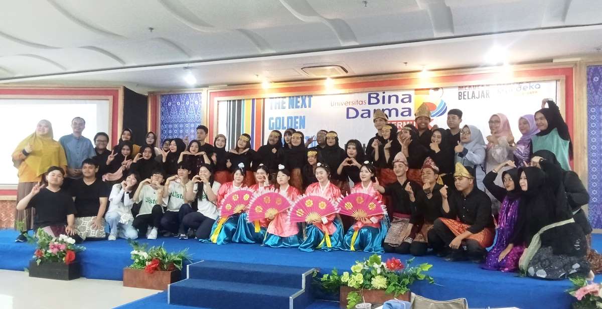 Perkenalkan Budaya Korea, Hansarang Club Palembang Kunjungi UBD