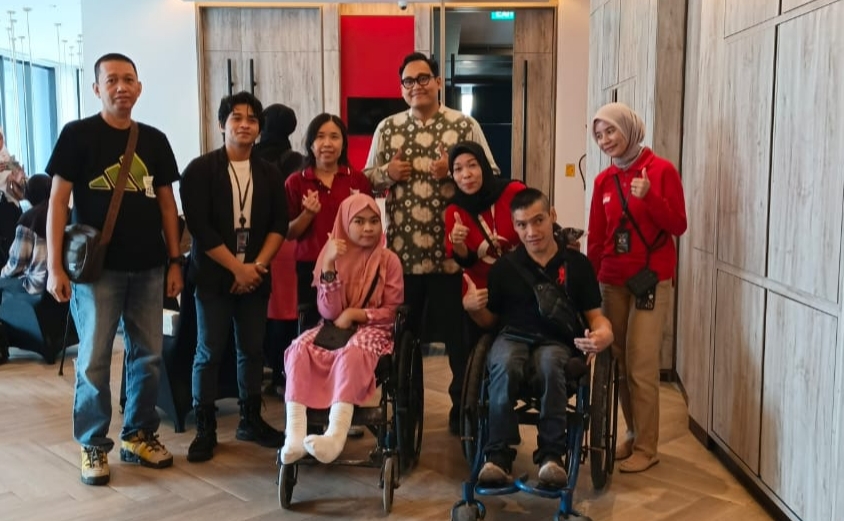 Mewarnai Kemerdekaan Ibis Palembang Sanggar Gelar Donor Darah dan Melukis Bersama Anak Disabilitas