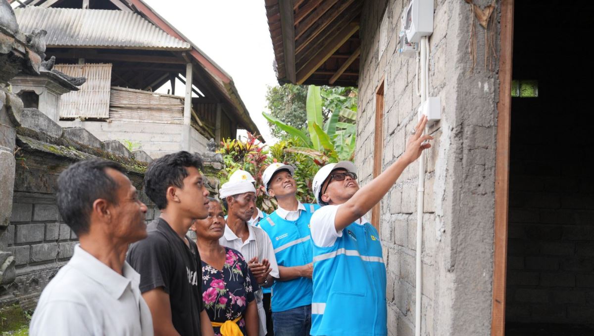 HLN Ke-80, PLN Sambung Gratis Listrik Rumah Warga Pra Sejahtera di Bali