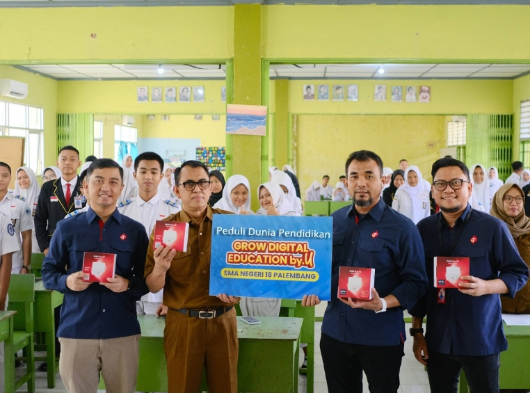 Dukung Internet Bagi Siswa Sekolah, Telkomsel Edukasi Grow Digital Education By.U di SMAN 18 Palembang 