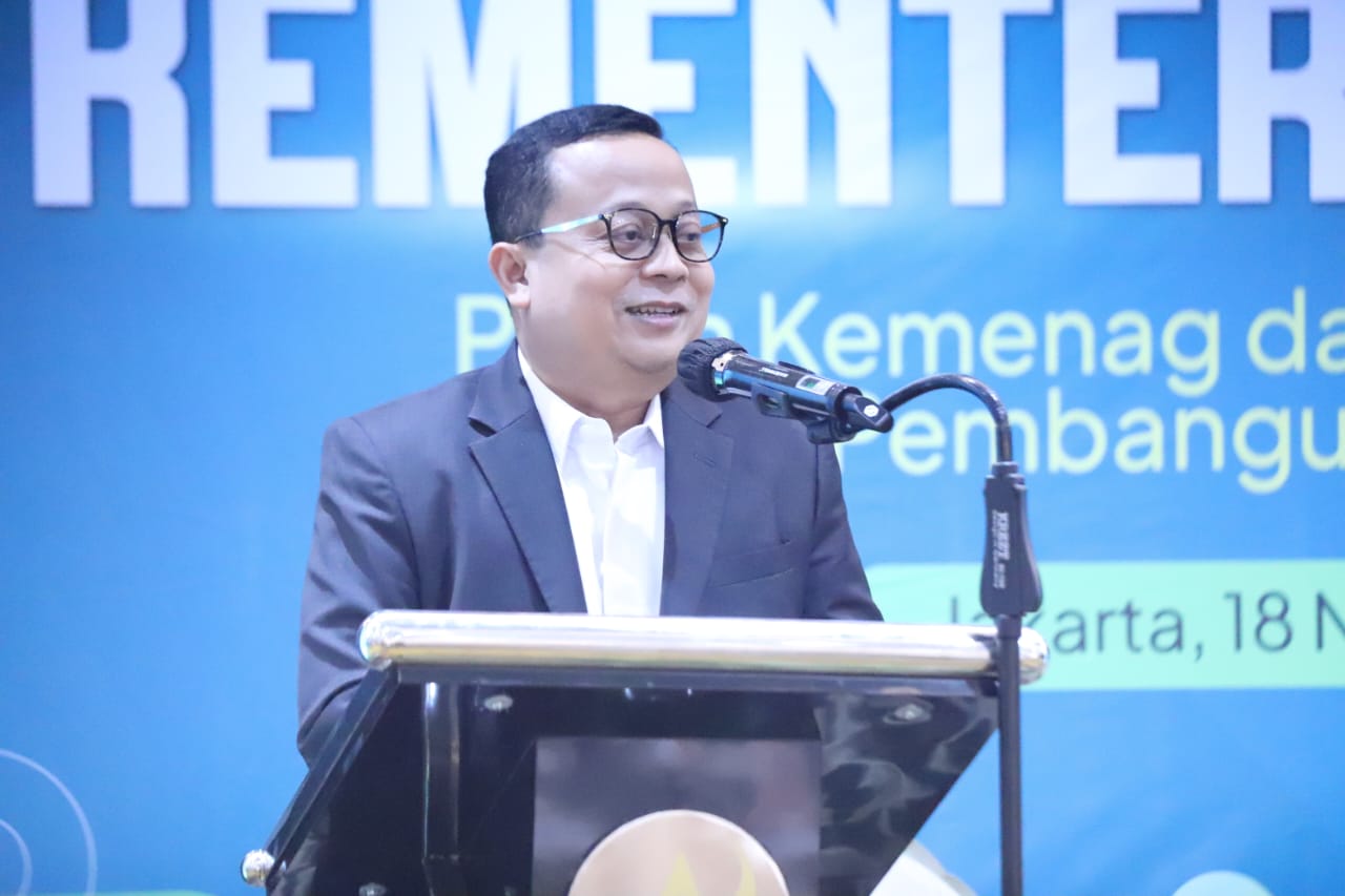 Menag Ajak Umat Islam Lampaui Standar Minimal Zakat, Perkuat Infak dan Sedekah