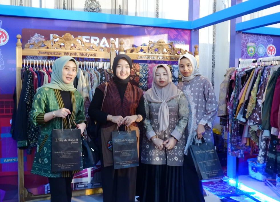 Pusri Tampilkan Produk Unggulan UMKM Binaan di Rakor PKK dan Rakerda Dekranasda Sumsel 2025