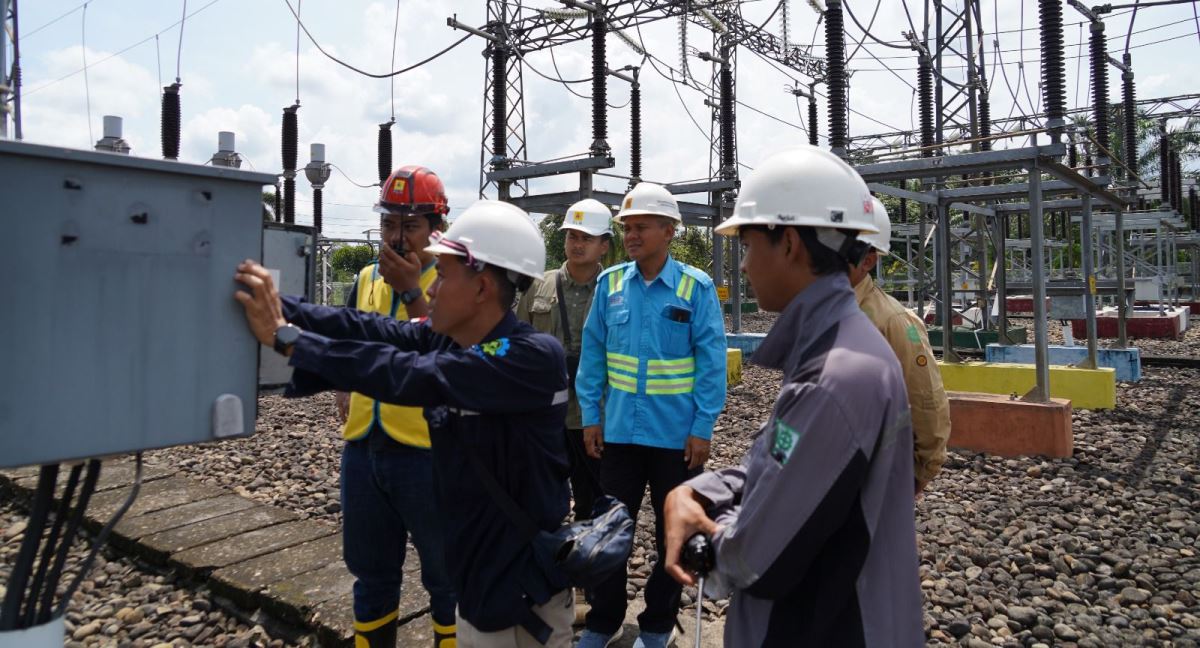 Rampungkan Pembangunan SUTT 150 kV Lubuk Linggau-Tebing Tinggi, PLN Perkuat Sistem Kelistrikan Sumsel