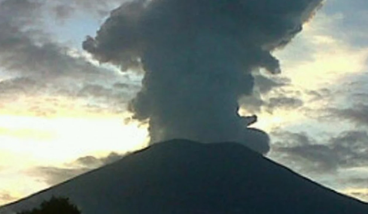 Erupsi Gunung Dempo Pagaralam, Kini Bertatus Waspada,  Masyarakat Diminta Jauhi Radius 1 Kilometer