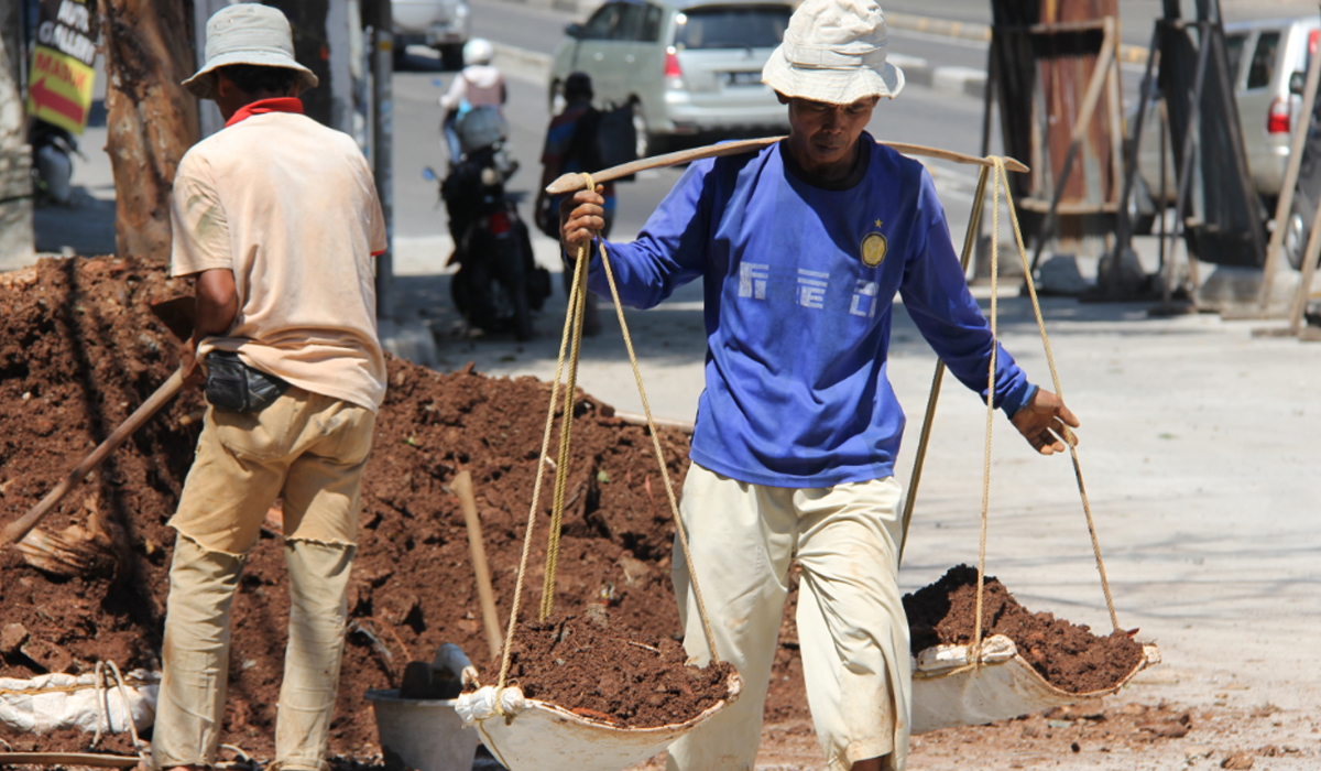 Nasib Pekerja Informal, Gaji Kecil Tak Dapat BSU Ketenagakerjaan 2025