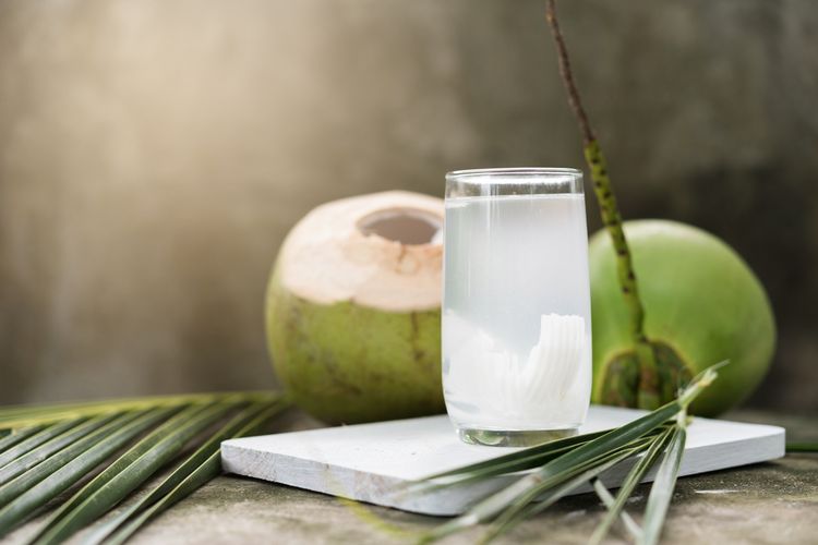 Ketahui Efek Minum Air Kelapa Setiap Hari, Apakah Boleh? Ini Penjelasannya Berikut Manfaat