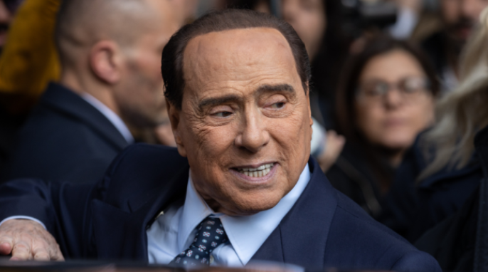 Sang Flamboyan Silvio Berlusconi Mantan Presiden AC Milan Meninggal Dunia