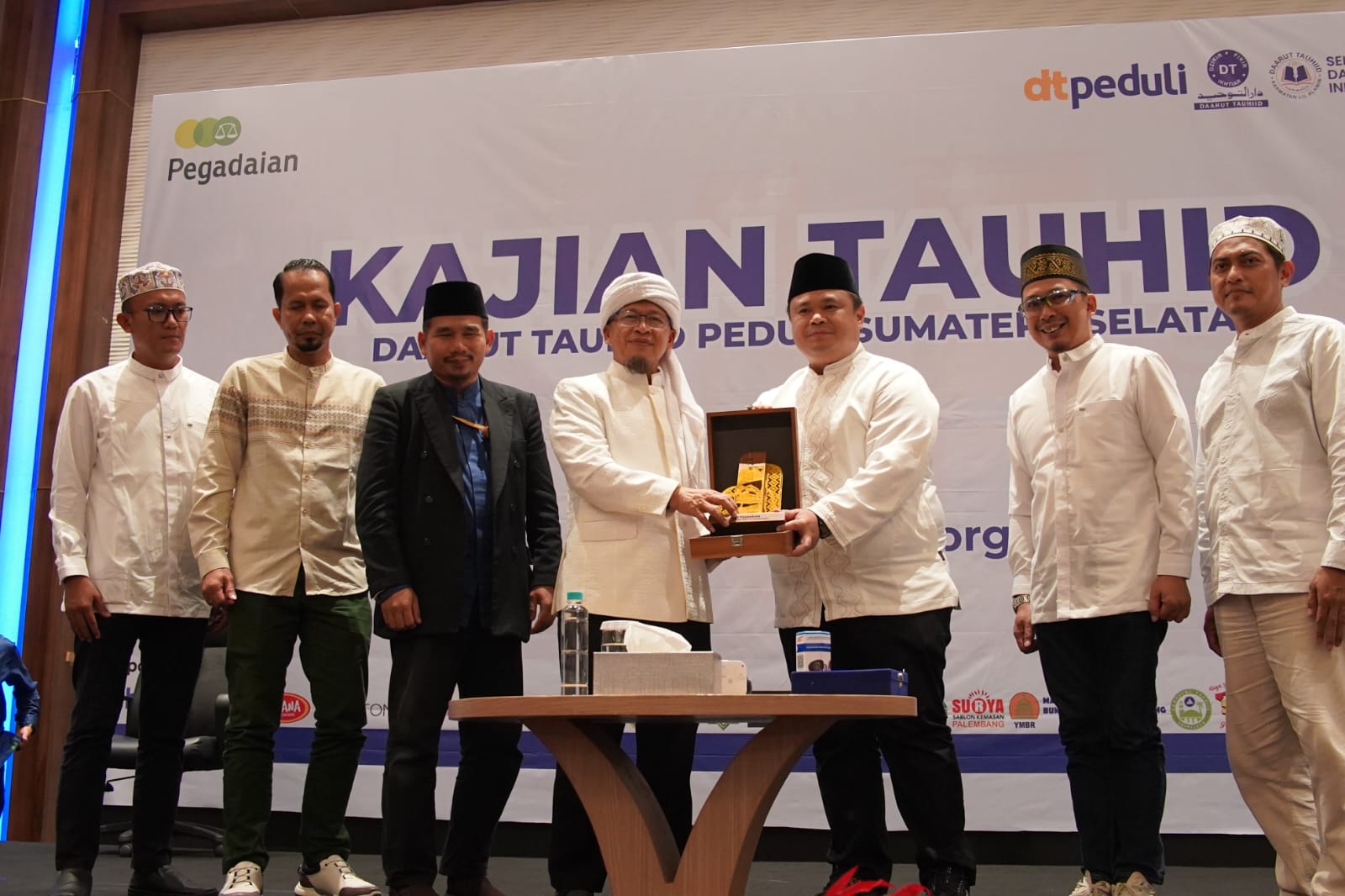 Ribuan Jamaah Hadiri Safari Dakwah AA Gym Bersama PT Pegadaian Kanwil III Sumbagsel