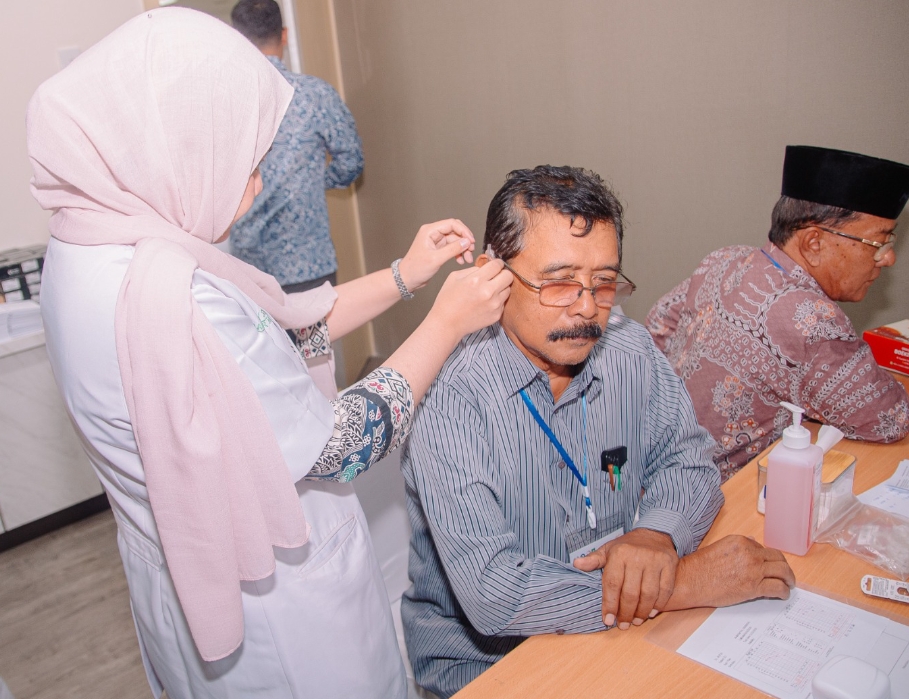 Bank Mandiri Taspen Gelar ‘Mantap Mendengar’, Bantu Alat Dengar Tanpa Dipungut Biaya 250 Lansia Pekanbaru