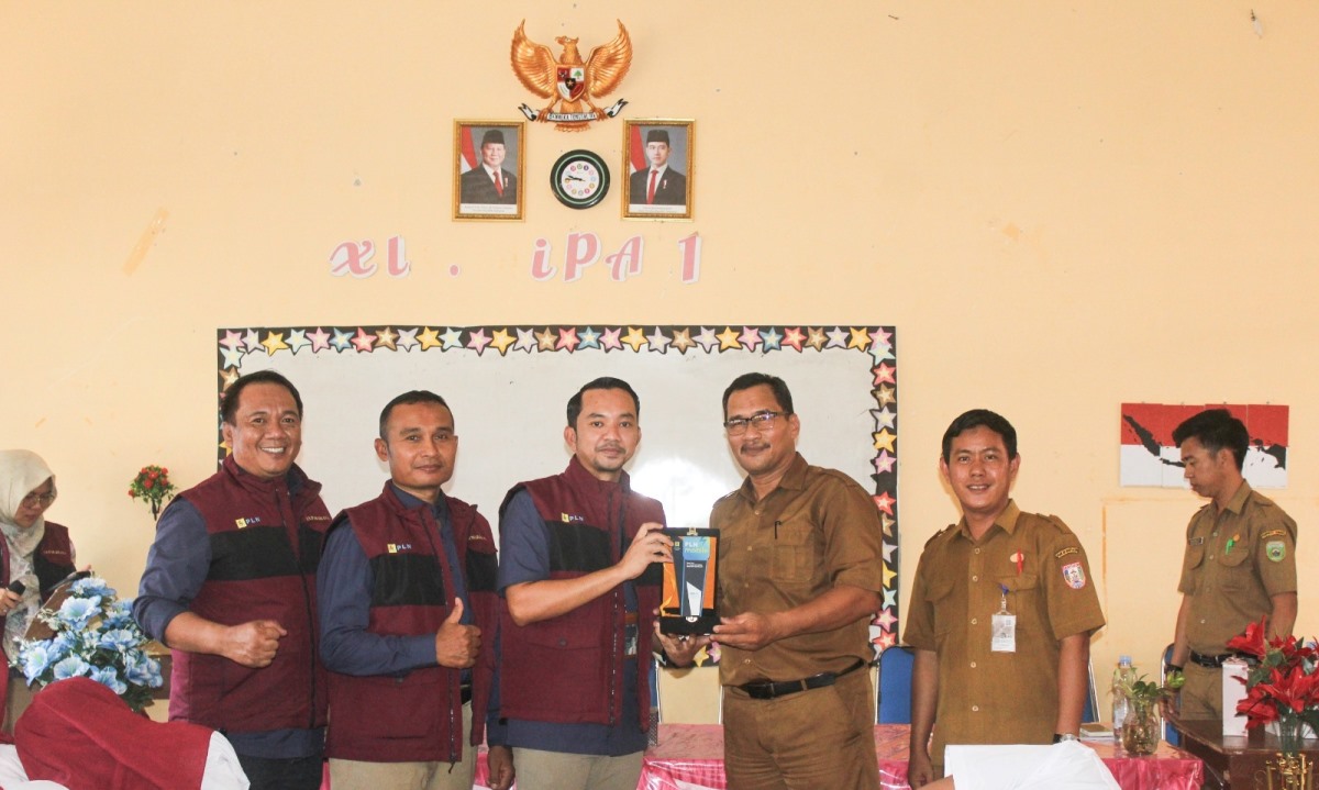 Edukasi Listrik Aman dan Digitalisasi Layanan, PLN ULP Mariana Gelar Program Goes to School SMA 1 BA II