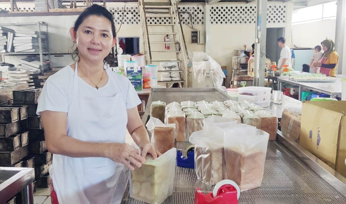 Ada di Palembang, Beli Roti Langsung dari Pabriknya, Fresh dan Harga Terjangkau