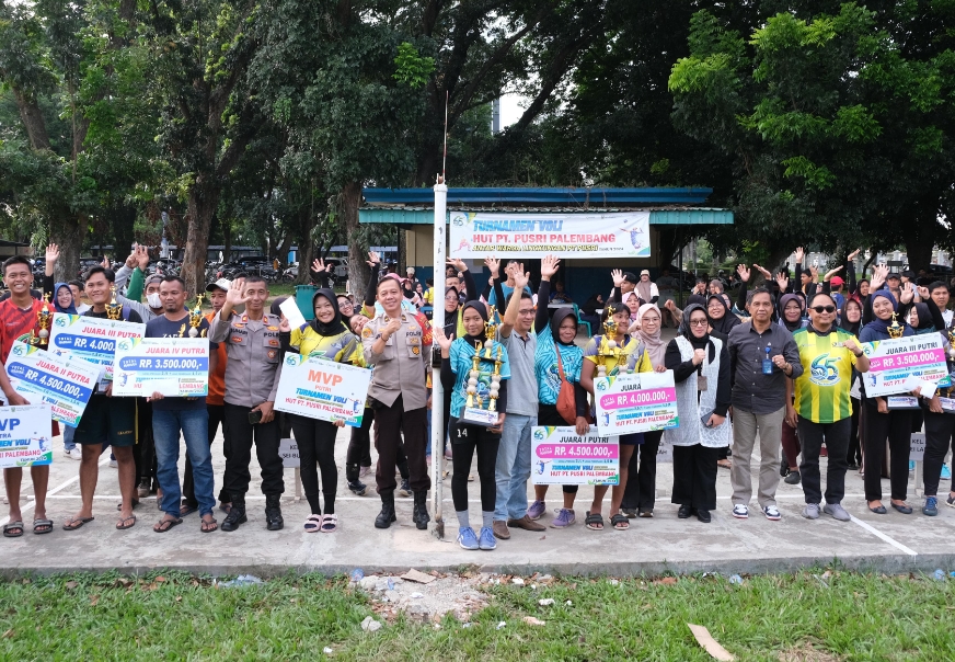 Masyarakat Antusias Ikuti Pertandingan Bola Voli, Dalam Rangka HUT KE-65 Pusri Palembang 