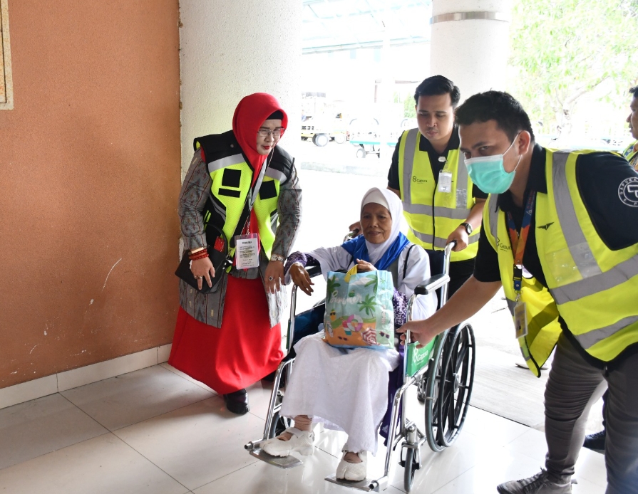 368 Jemaah Haji Kloter 5 asal OKUT dan Palembang Terbang Menuju Madinah, Besok Giliran Jemaah Babel