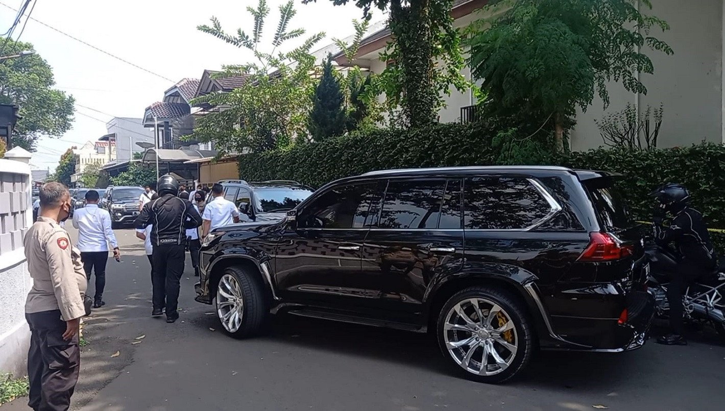 Mau Tahu Spesifikasi Mobil Mewah Kabareskrim Yang Ditungganginya  ke Rumah Ferdy Sambo, Hargannya Wow!