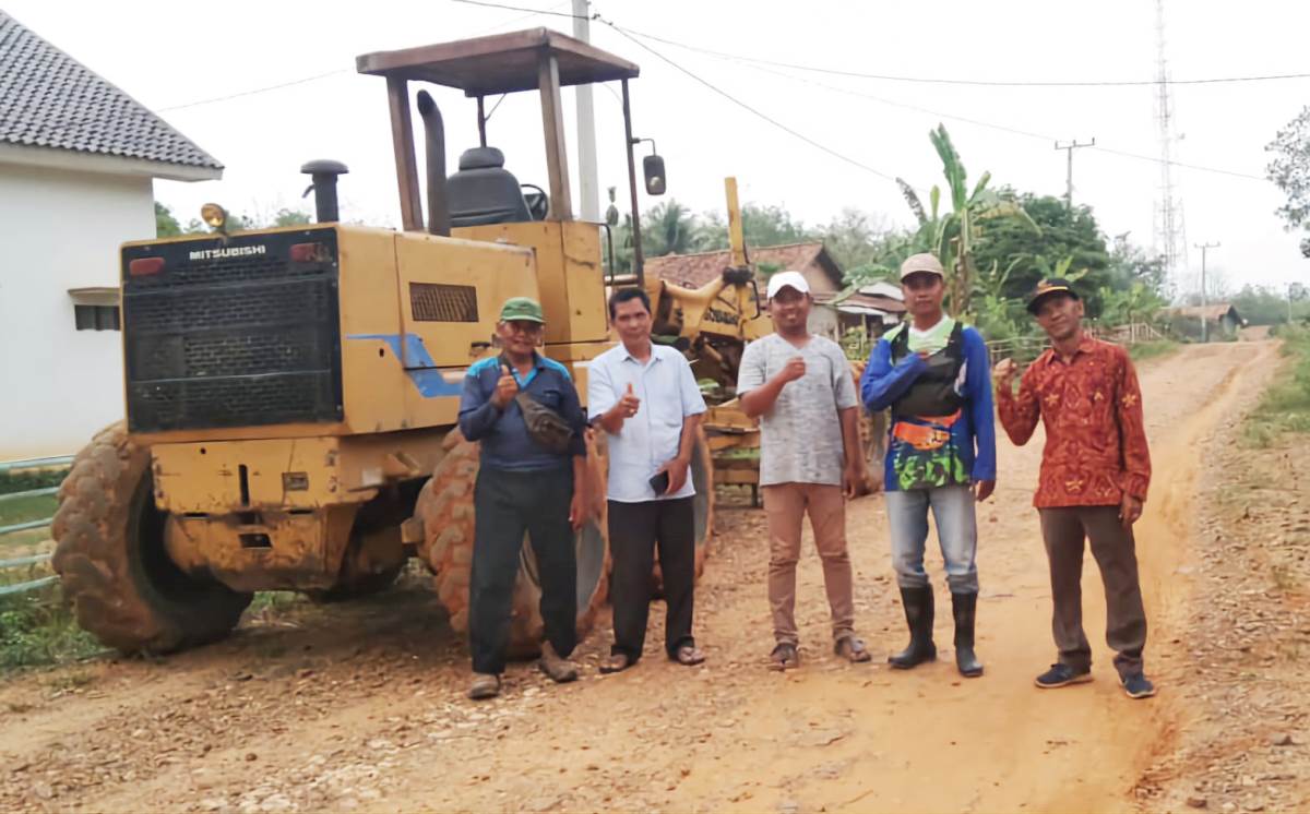 Sempat Viral, Alat Berat Standby di Jalan Banding Agung, Ini Kata Bupati OKU Timur yang Bikin Dinas PU Gercep