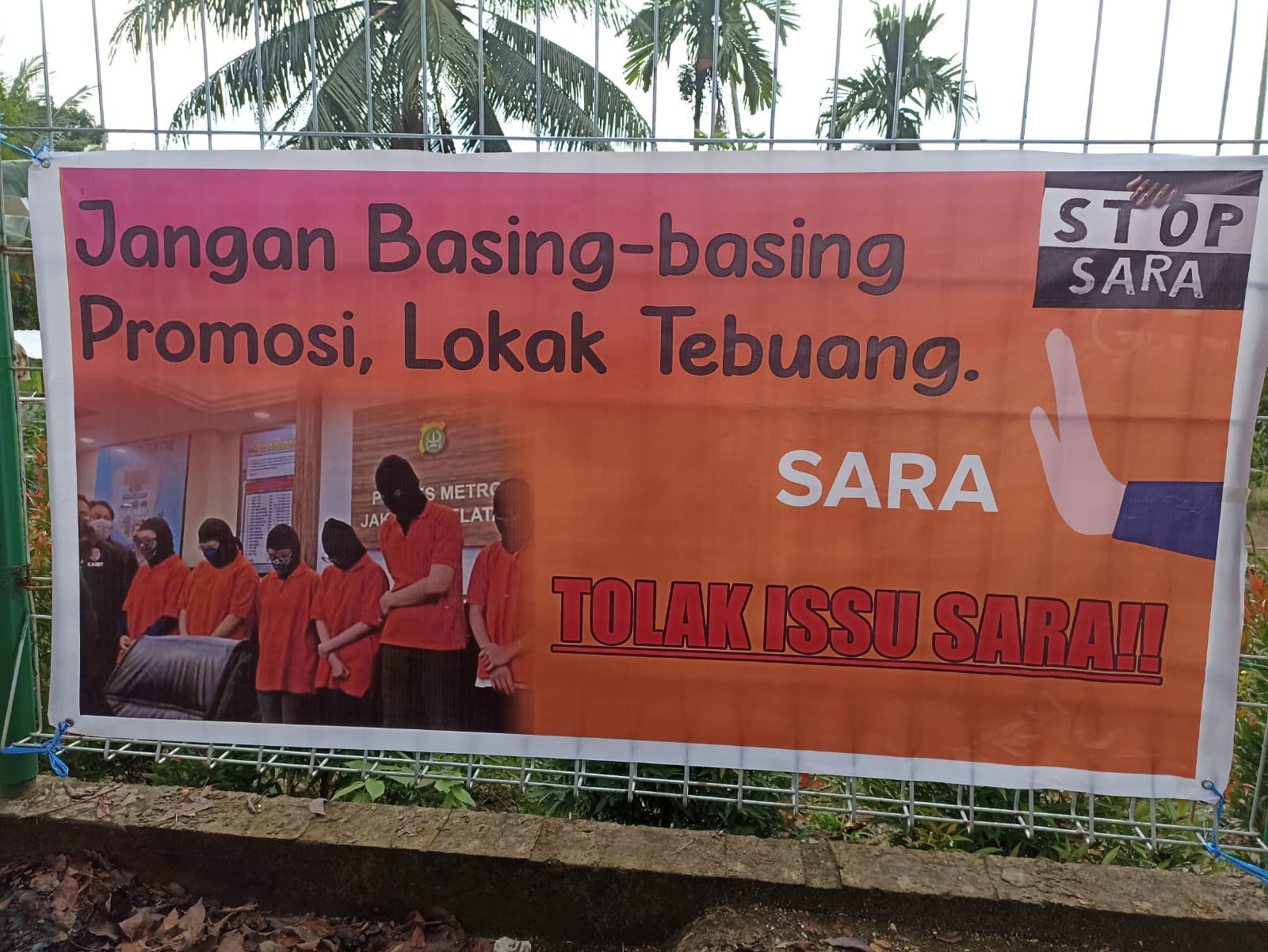 Tiba-tiba Sudut Kota Dipenuhi Spanduk Himbauan Menolak Provokasi Isu SARA , Ini Tanda Apa? 