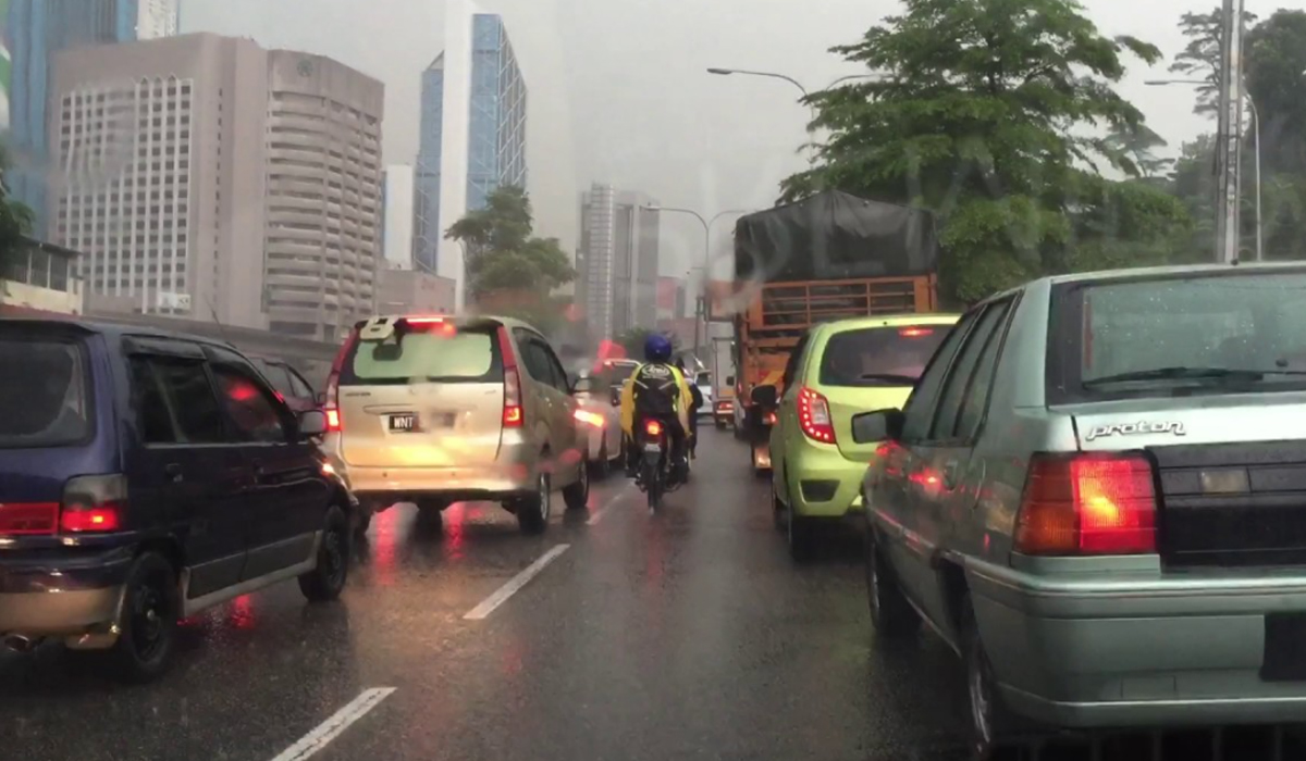 Malaysia Beri Subsidi Pemilik Mobil Tua yang Ingin Ganti Mobil Baru, Solusi Kurangi Polusi 