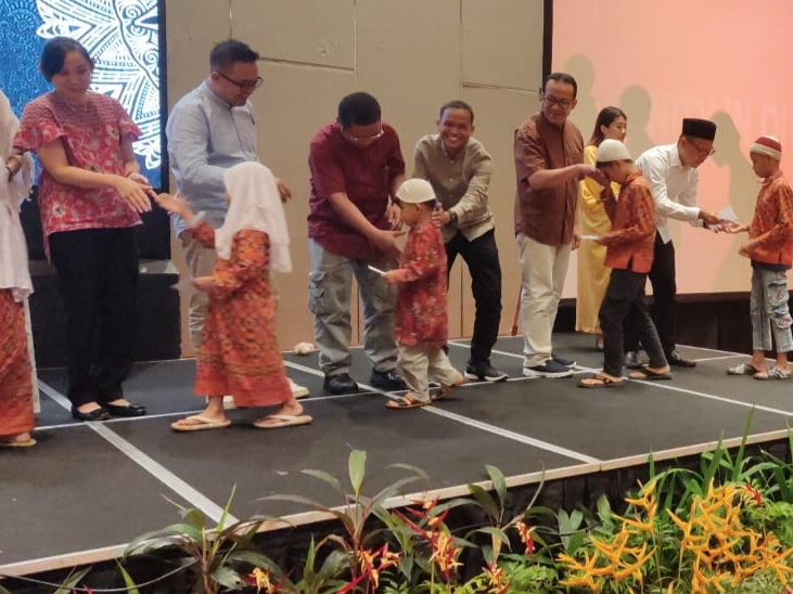 Halal Bihalal Keluarga Besar Novotel Palembang dan Panti Asuhan Penuh Keceriaan