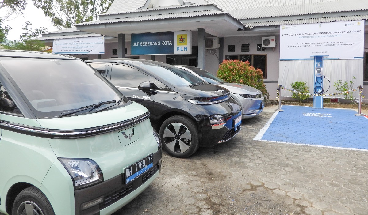 PLN Dorong Ekosistem Kelistrikan Penuhi Kebutuhan Pelanggan EV, SPKLU ke-5 di Provinsi Jambi Resmi Dibuka