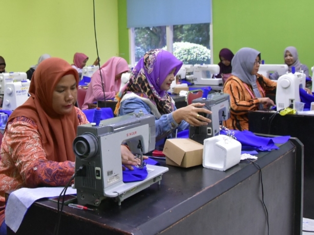 Program UREA Pusri Gelar Pelatihan Menjahit Bagi Warga Sekitar, Tingkatkan Empowerment Masyarakat  