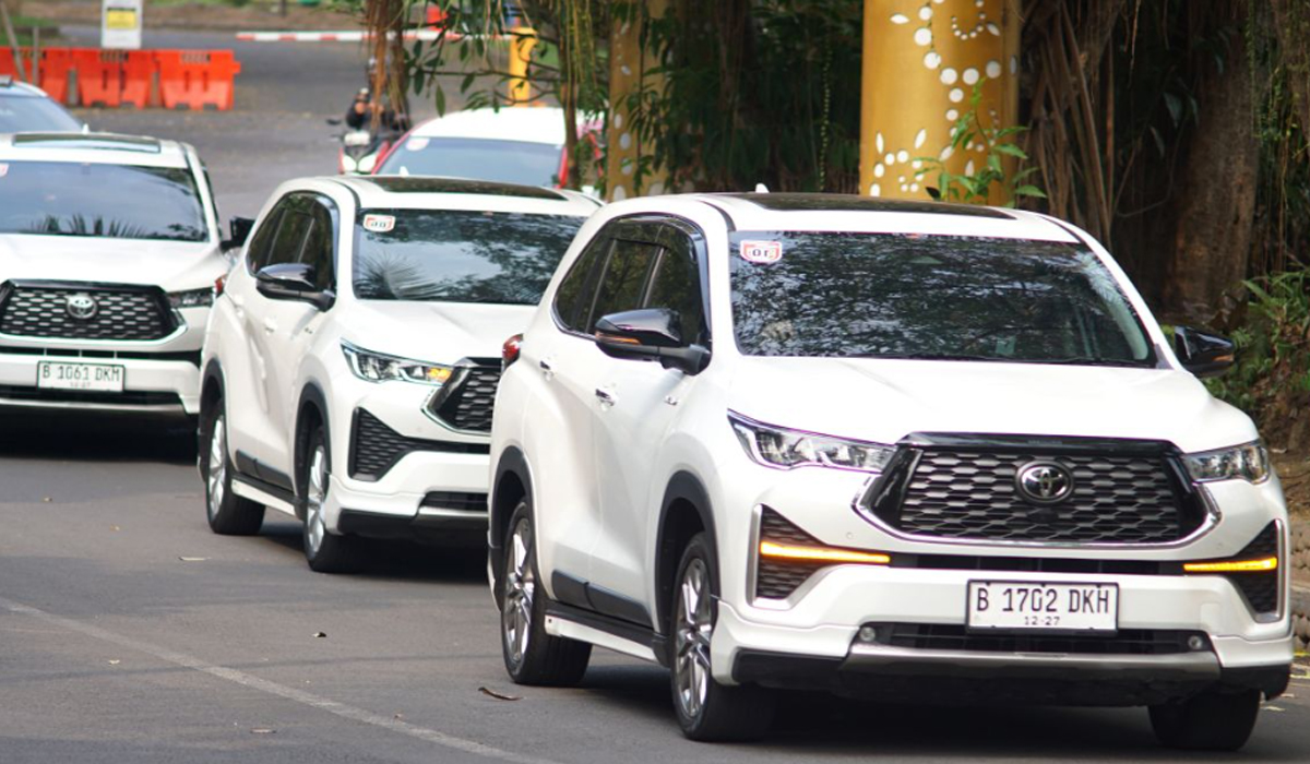 5 Keunggulan yang Buat Orang Indonesia Kepincut Toyota Kijang Innova Zenix Hybrid