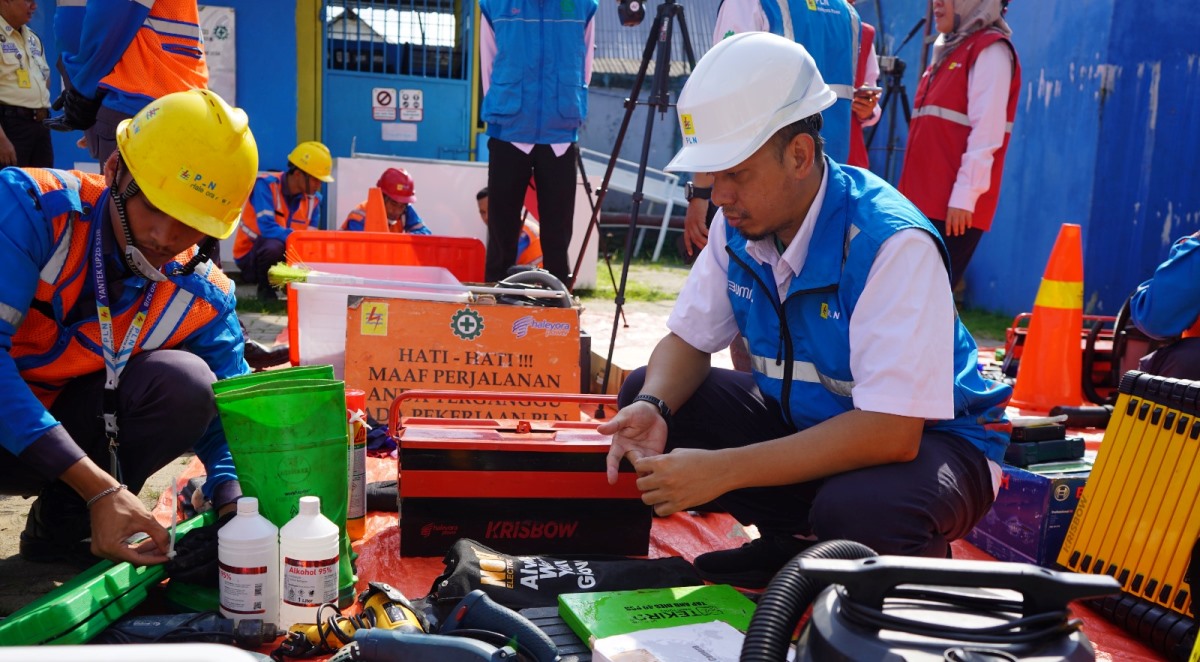 Optimalisasi Gelar Peralatan untuk Keandalan Sistem Distribusi PLN UP2D S2JB