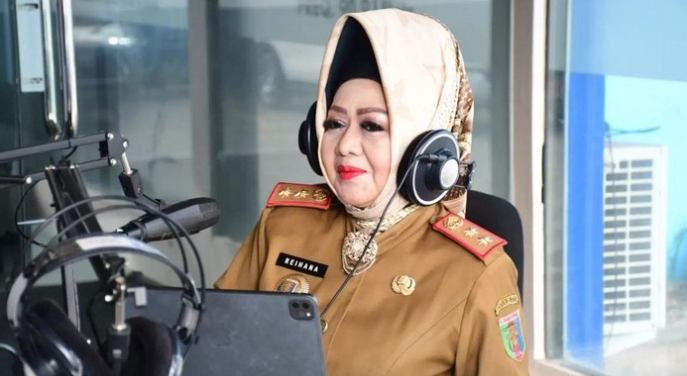 Gaya Hijab Reihana Kadinkes Lampung Jadi Perbincangan Warganet, Mirip Terowongan Casablanca!