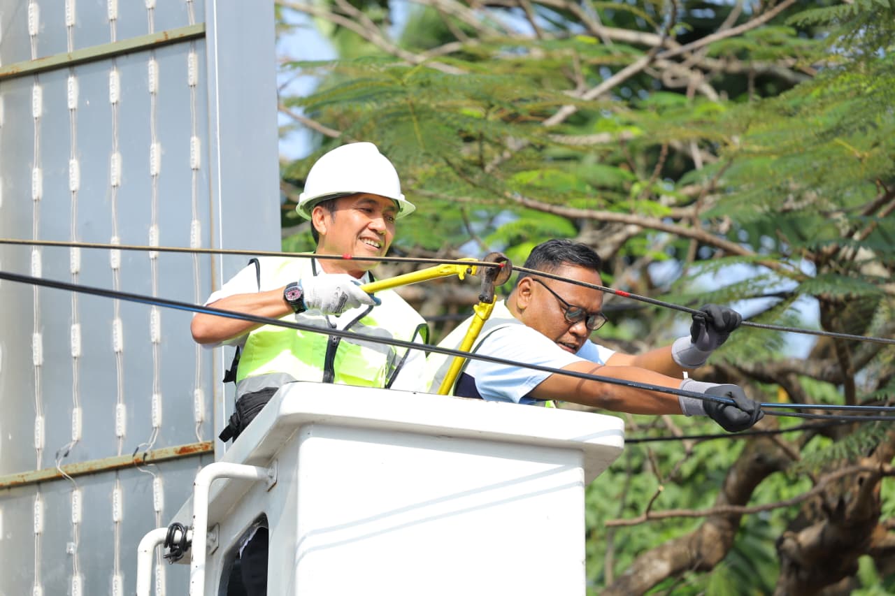 Wali Kota Ratu Dewa Tata Palembang Bebas Kabel Semrawut, Kick Off Penataan Kabel Internet