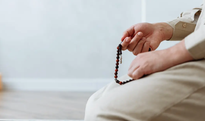 Subhanallah, Ternyata Zikir Sebelum Salat Subuh Dapat Memperlancar Rezeki 