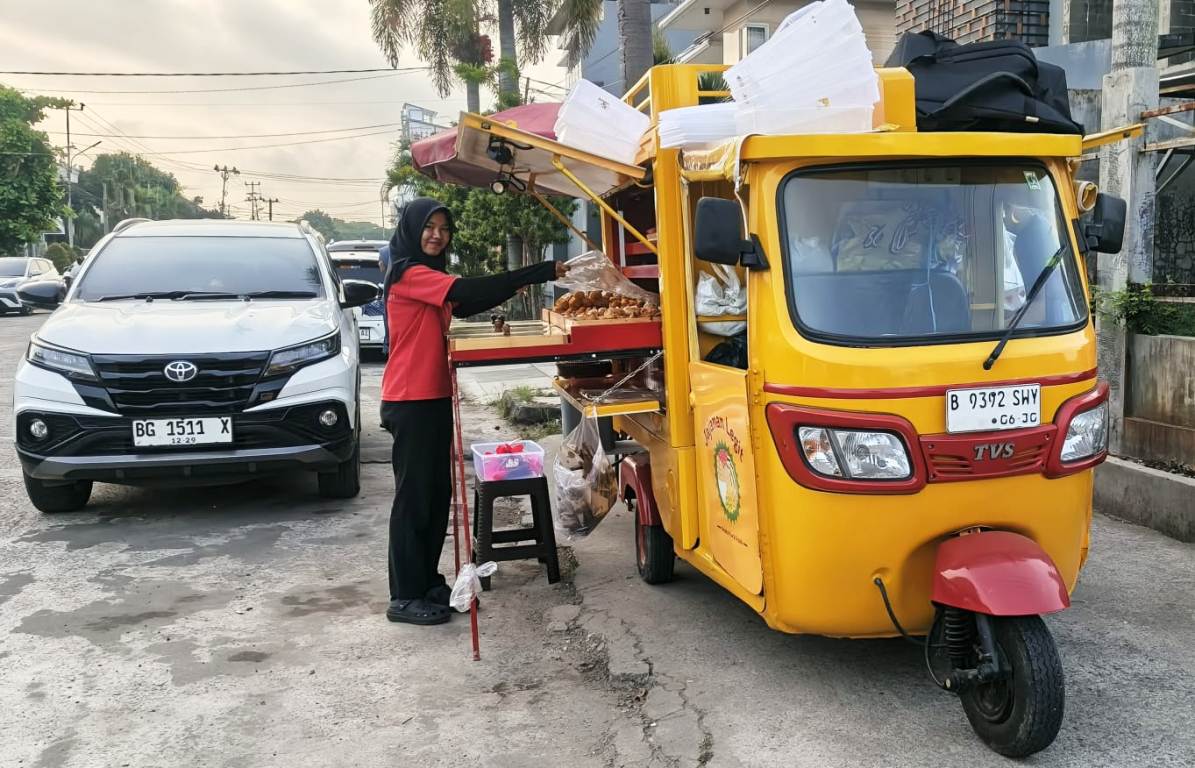 Unik, Jajanan Pasar Pakai Bajaj, Bikin Warga Palembang Penasaran