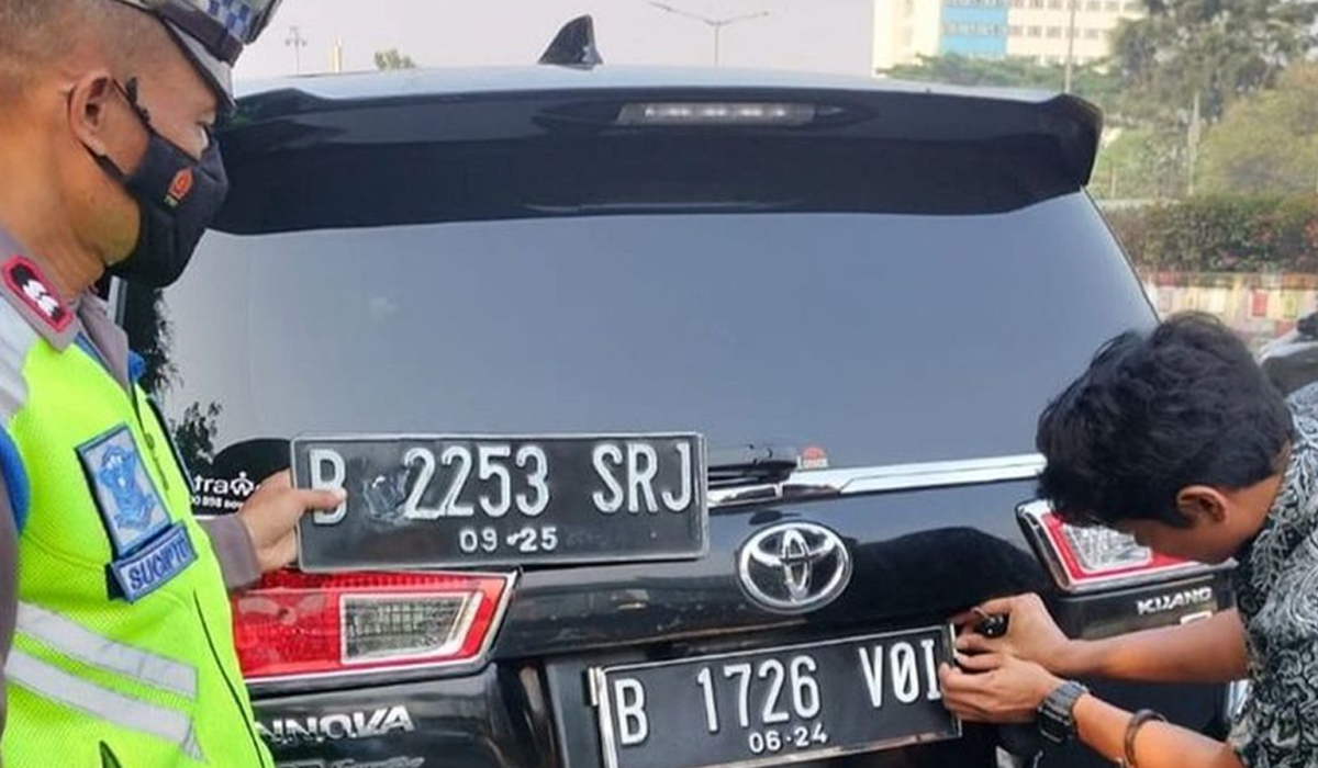 Awas! Pakai Plat Nomor Palsu Hindari ETLE Bisa Dipenjara 6 Tahun