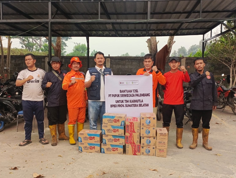 Pusri Turun Langsung Hadapi Karhutla Sumsel, Kirim Bantuan Logistik untuk Tim Pemadam di BPBD