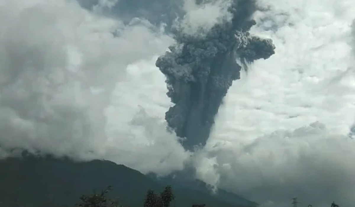 Wisatawan Diminta Waspada, Gunung Marapi Sumbar Meletus, Begini Kondisi Kota Bukittingi